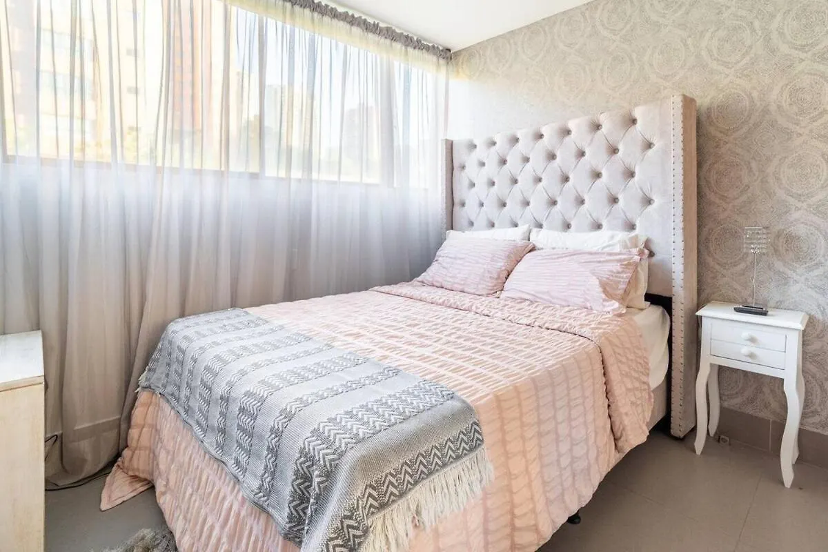 メデジンAmazing Ph In Poblado 5Bd & Heated Pool!アパートメント アパート メデジン