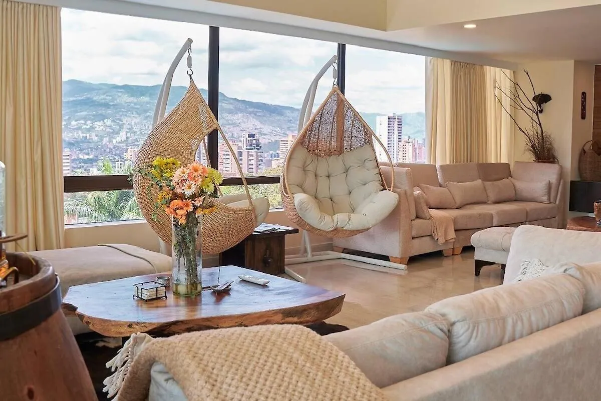 メデジンAmazing Ph In Poblado 5Bd & Heated Pool!アパートメント 0*, メデジン