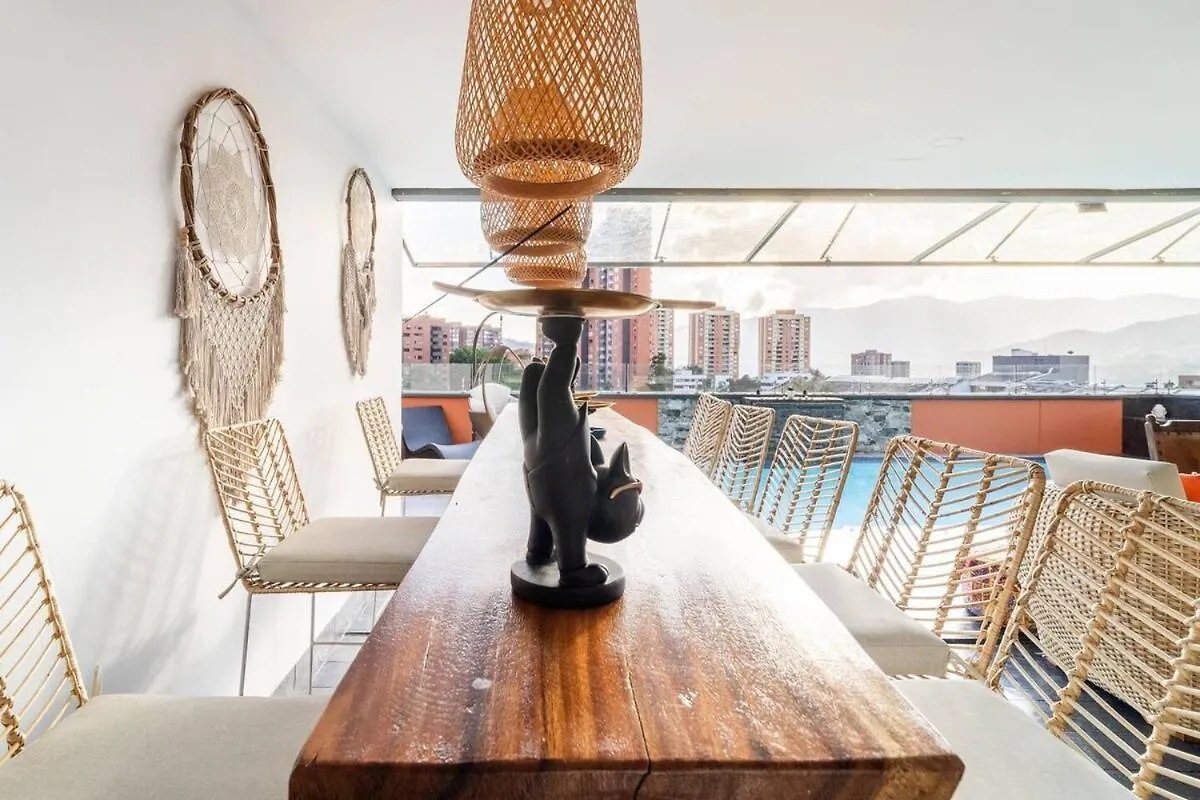 アパート メデジンAmazing Ph In Poblado 5Bd & Heated Pool!アパートメント