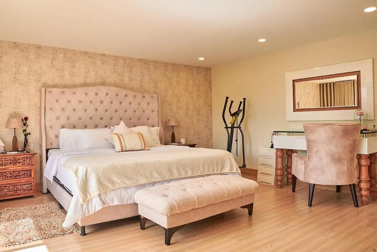 メデジンAmazing Ph In Poblado 5Bd & Heated Pool!アパートメント 0*, メデジン コロンビア