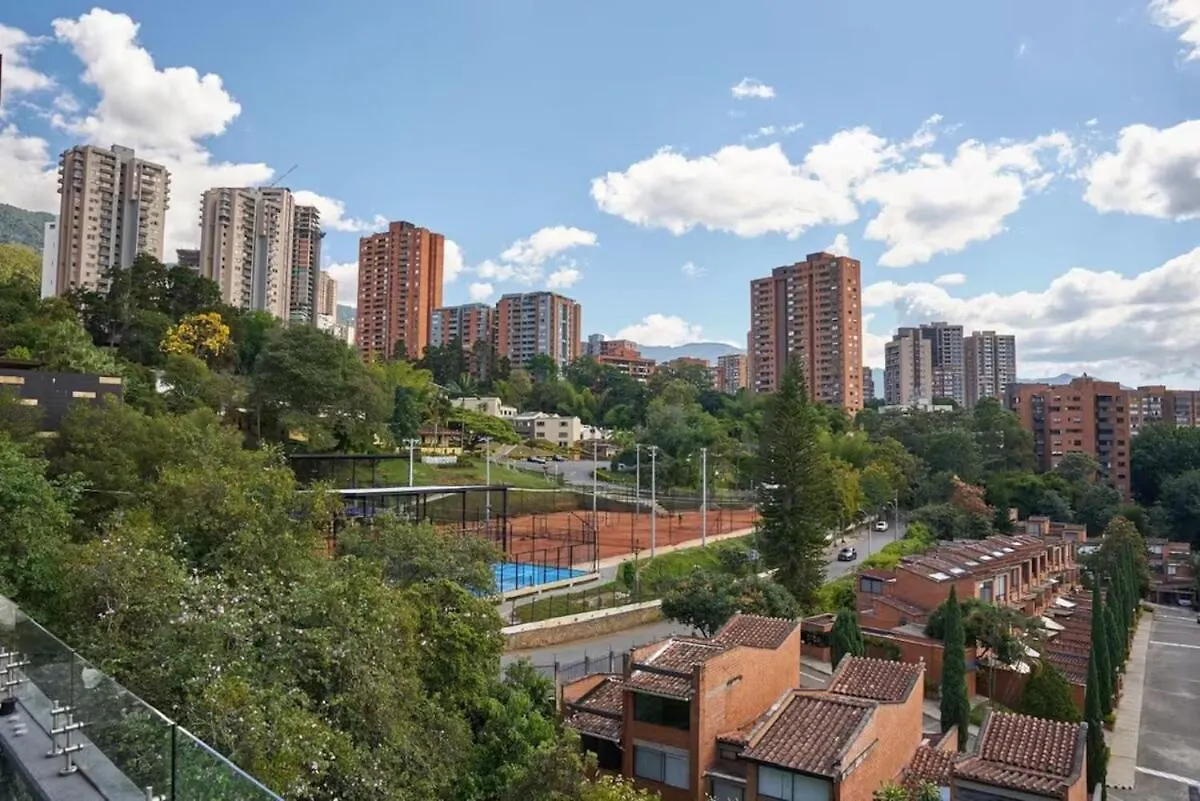 メデジンAmazing Ph In Poblado 5Bd & Heated Pool!アパートメント アパート メデジン
