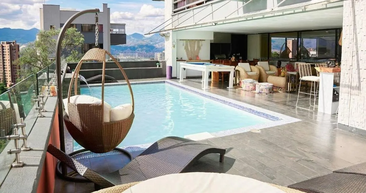 メデジンAmazing Ph In Poblado 5Bd & Heated Pool!アパートメント アパート メデジン