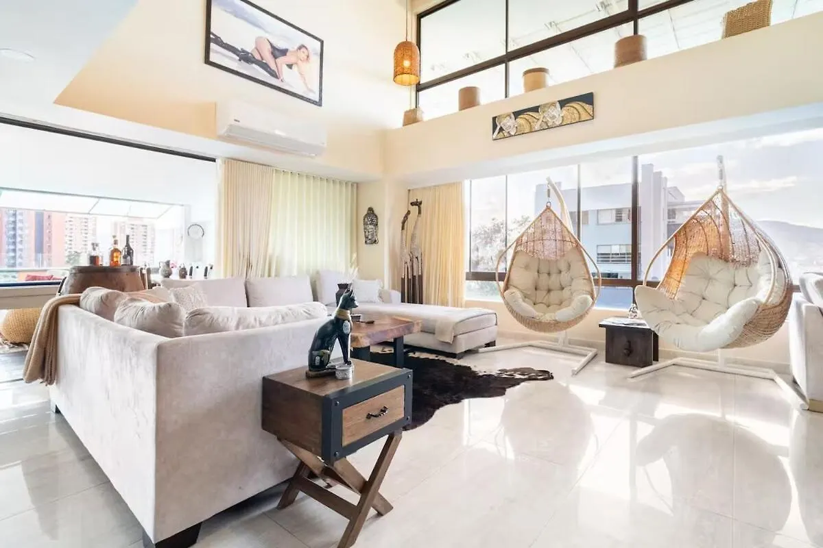 メデジンAmazing Ph In Poblado 5Bd & Heated Pool!アパートメント メデジン