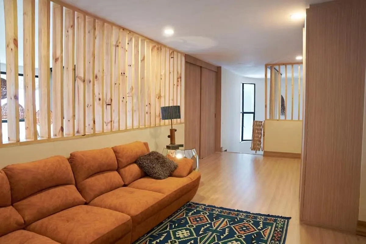 アパート メデジンAmazing Ph In Poblado 5Bd & Heated Pool!アパートメント