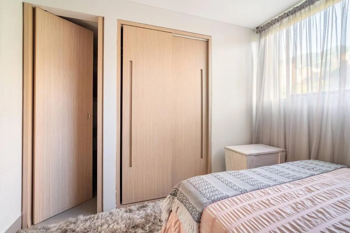 メデジンAmazing Ph In Poblado 5Bd & Heated Pool!アパートメント コロンビア