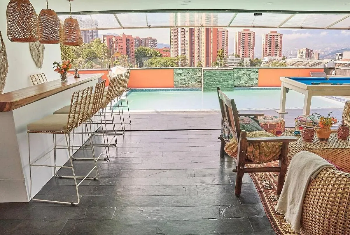 アパート メデジンAmazing Ph In Poblado 5Bd & Heated Pool!アパートメント