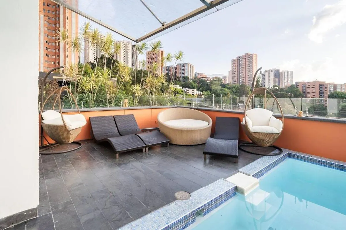 アパート メデジンAmazing Ph In Poblado 5Bd & Heated Pool!アパートメント