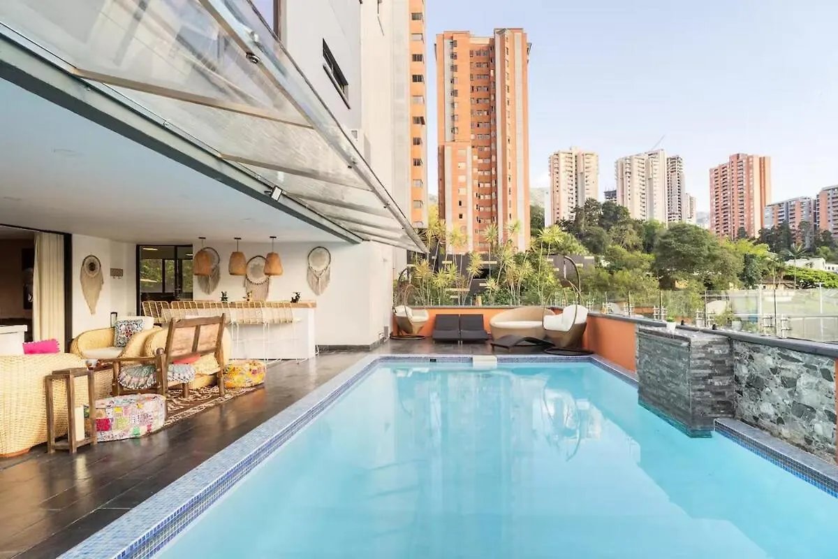 メデジンAmazing Ph In Poblado 5Bd & Heated Pool!アパートメント アパート メデジン