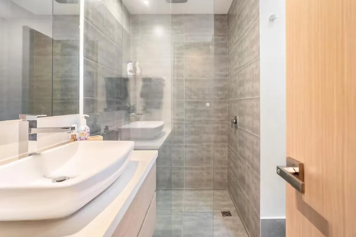 アパート メデジンAmazing Ph In Poblado 5Bd & Heated Pool!アパートメント コロンビア