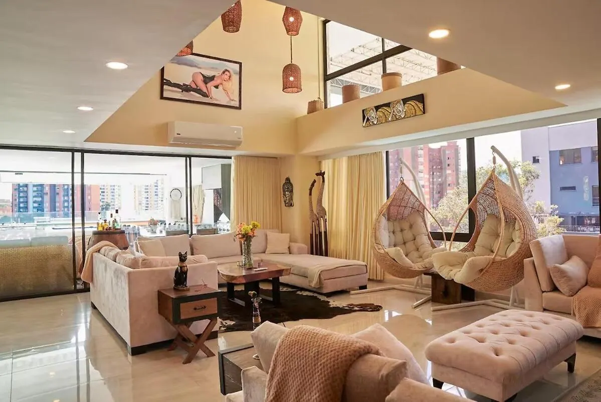 メデジンAmazing Ph In Poblado 5Bd & Heated Pool!アパートメント アパート メデジン