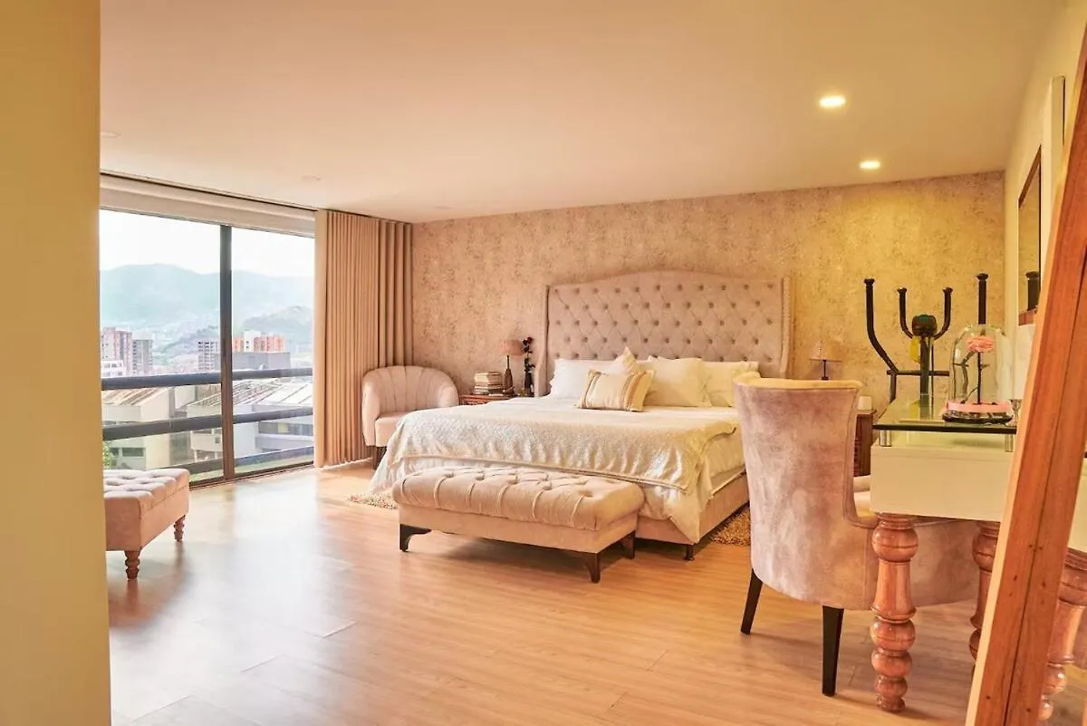 メデジンAmazing Ph In Poblado 5Bd & Heated Pool!アパートメント メデジン