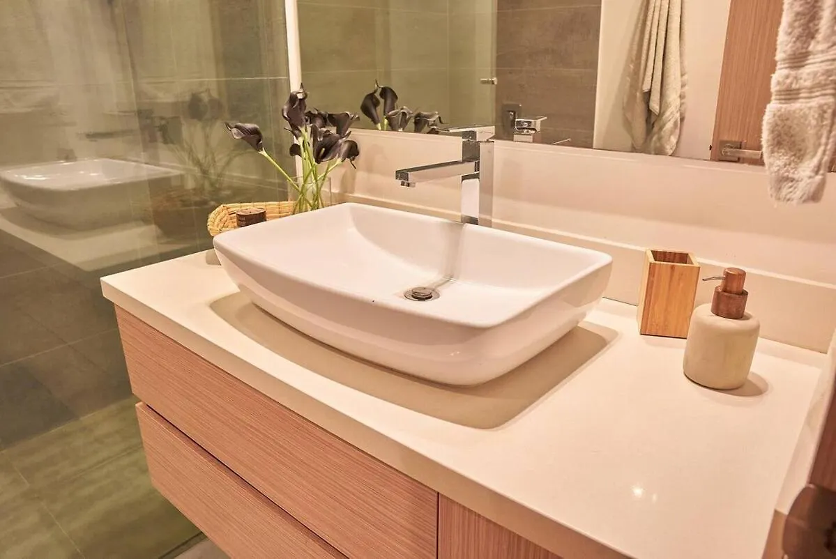 メデジンAmazing Ph In Poblado 5Bd & Heated Pool!アパートメント メデジン